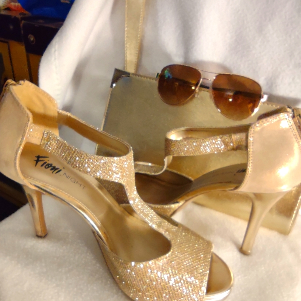 FIONA NIGHTS HIGH HEALED SHOES SIZE 8.5 PARTY PURSE and FOSTER GRANT SUNGLASSES